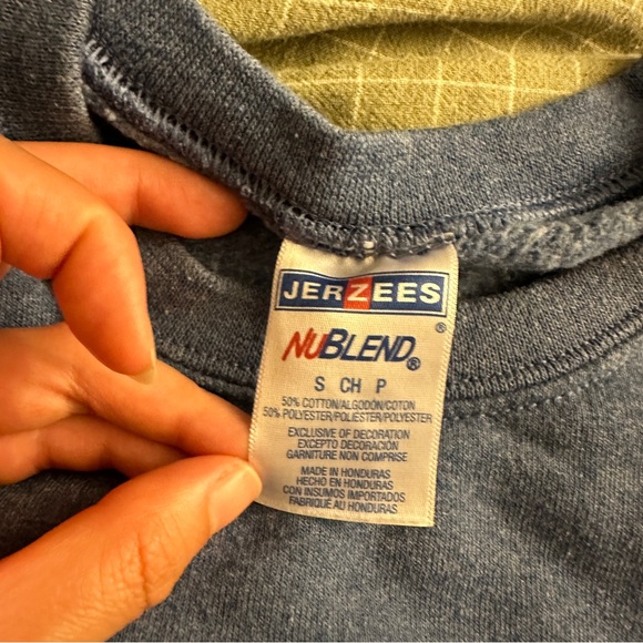 Aquarium of the Pacific Octopus Sweatshirt - Picture 3 of 5